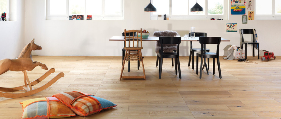 Parkett gilt als besonders hochwertig, ist raumklimaregulierend und